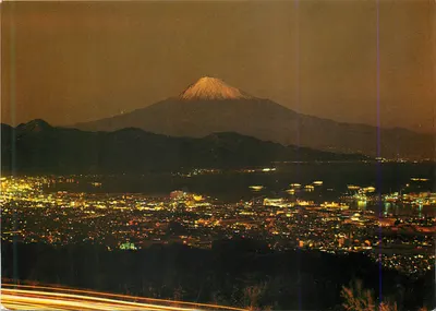 Monte Fuji à noite — vista tirada de Nihondaira, com a cidade de Shimizu em primeiro plano — NBC (Nippon Beauty Card Center) n°307