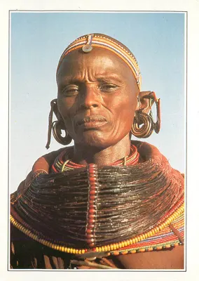 Mulher Samburu — Quênia — Editor: Michel Crève, n° XXXVI-K1