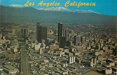 Los Angeles, Califórnia — vista aérea da cidade e das montanhas nevadas — Columbia Publishing, n° 4162SP