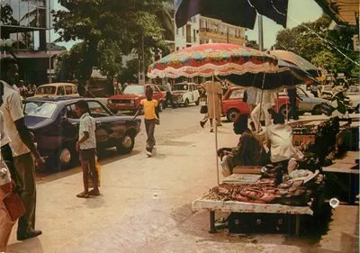 Bilhete postal moderno Libreville (Gabão) Cena de Rua