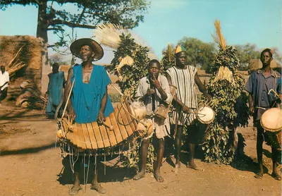 GABON — Músicos e Dançarinos — Gabon en Couleurs 7627