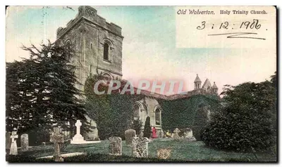 Old Wolverton, Igreja de Holy Trinity — vista do cemitério e da torre — editor não visível