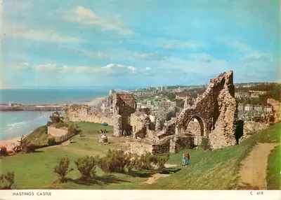Hastings Castle — vista panorâmica do mar e da cidade — editor C 419