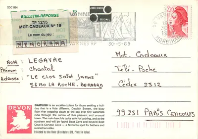 Dawlish, Devon — widok na Dawlish Stream z promenadzistami i kaczami — Foto D. Noble, John Hinde Studios — Rewers