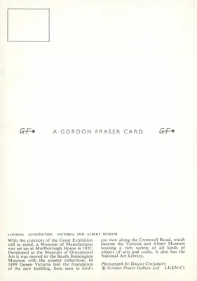 Muzeum Victoria and Albert — widok z lotu nad Cromwell Road — Gordon Fraser Card — Rewers