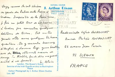 Strażnicy Irlandzkiego Gwardii na służbie przy Pałacu Buckingham — J. Arthur Dixon Studios, nr 667 — Rewers
