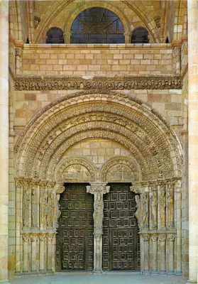 Avila - Igreja de São Vicente — Porta romana — H. Fournier, S.A. - Vitória-1967