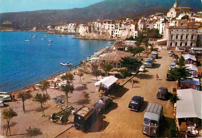 Cadaqués — vista do porto e da praia — Tarjeta Postal, Série II, Núm. 2073