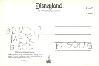 Mickey en Minnie in Disneyland — City Hall — Disneyland — Achterkant