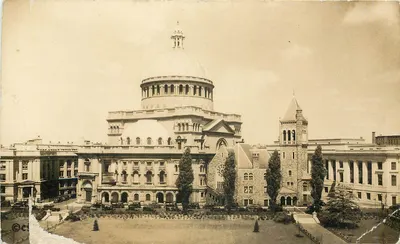 La Première Église du Christ Scientifique à Boston, Massachusetts — éditeur The Christian Science Publishing Society, n° 4MC
