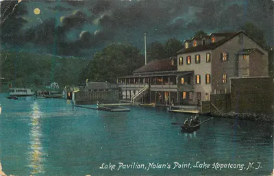 Lake Pavilion, Nolan's Point, Lake Hopatcong, N.J. — vista noturna — Illustrated Postal Card Co.