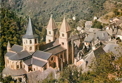 Conques-en-Rouergue — Vue plongeante des Combés — Éditions Mexichrome