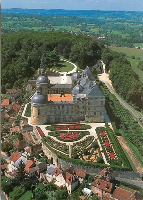 Hautefort (Dordogne) — Castelo do século XVII e jardins — Éditions Périgord Blanc, n° 240380