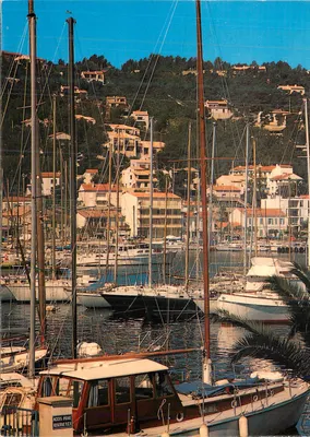 Saint-Mandrier — Barcos no cais — As Edições SIRACHE