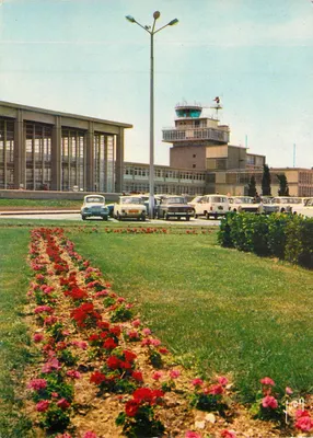 Aeroporto de Marselha-Marinane — Vista sobre a colunata do Aeroporto e sobre o Bloco técnico — Edições d'arte Yvon