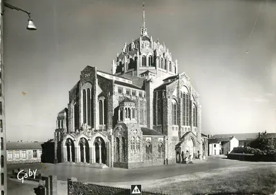 Igreja do Sagrado Coração — Cholet — Éditions Gaby