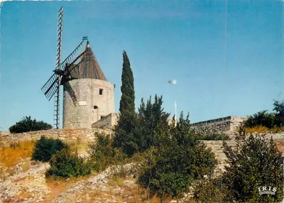 O Moulin de Daudet — Fontvieille (13) — IRIS