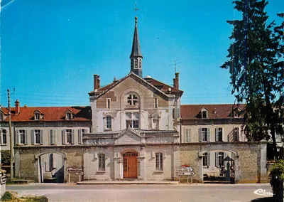 Villers-Poste — Igreja e edifícios — Dino, editor