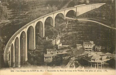 As Gorges do LOUP (A.-M.) — Conjunto do Ponte do Lobo e o Viaduto, vista feita de avião — FL.