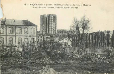 Bilhete postal antigo Noyon após a Guerra Ruínas do bairro da rue des Merciers Militaria