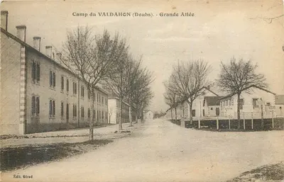 Campo de VALDAHON (Doubs) — Grande Avenida — Edit. Gired