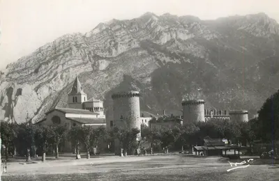 Sisteron (B.-A.) — Les Tours et la Cathédrale — Éditions MAR, Nice