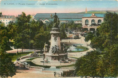 Lyon — Praça Carnot — Estação Perrache