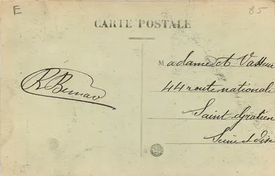 Tiffauges (Vendée) — Ruínas do Castelo — Cripta romana — Verso