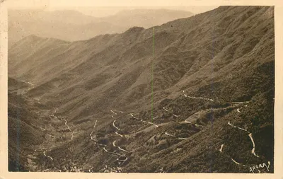 Os curvas da estrada de Valleraugue ao Mont-Aigoual — Les Arts Graphiques, Toulouse, n° 609