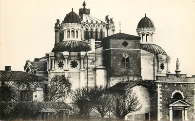 La Basilique et l'ancienne Église d'ARS (Ain) — Édit. Robert Vihland — n° 16