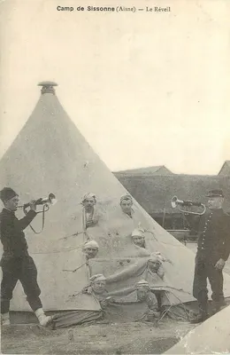 Camp de Sissonne (Aisne) — O Réveil — Edição C.E.E.