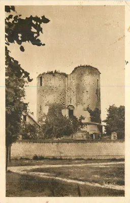 Ambleny (Aisne) — Ruínas do Donjon « Fouace » ou « Rondail » — Impres. de France