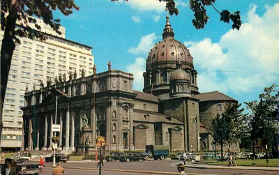 Catedral São Jacó — réplica da Basílica de São Pedro em Roma — Vacation Films Color Photo, S-490