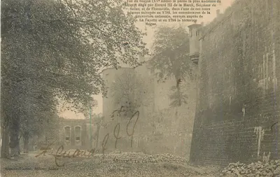 Sedan, o Castelo — Vista do donjon (século XV) — Suzaine-Pierrson, editor Sedan