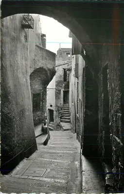 Roquebrune-Village — Rua do Castelo — Edições Alexis-Mossa