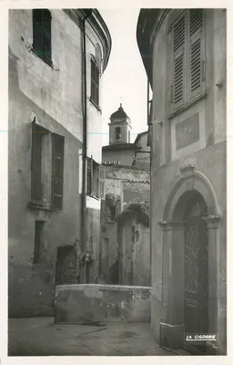 Roquebrune-Village — Vista sobre a Igreja — Edições 'LA CIGOGNE'