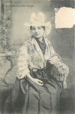 Cappello e Costume d'Anjou — Serie 3 — Editore N.G.