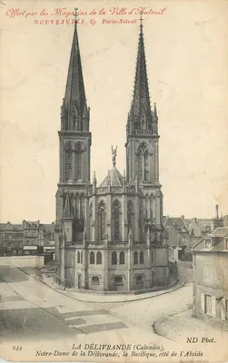 Nossa Senhora da Libertação (Calvados), a Basílica, lado da Abside — Oferta dos Magasins da Cidade de Auteuil — ND Fot. — n°244