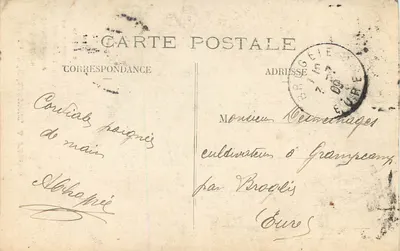 La BÉNÉDICTINE, w Fécamp — wejście, wielki schody, pomnik założyciela i muzeum — Rewers