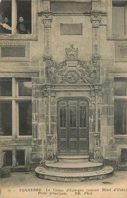 Tonnerre — A Caixa de Economia (antigo Hotel d'Uzès) — Porta principal — ND. Fot.