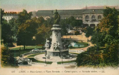 LYON. — Praça Carnot. — Estação Perrache. — Praça Carnot. — Estação Perrache. — LL.