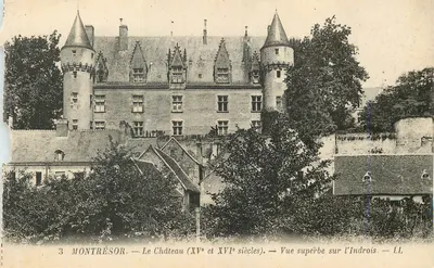 Bilhete postal antigo Montresor O Castelo (Séculos XV e XVI) Vista Superbamente Sobre L'Indrois LL
