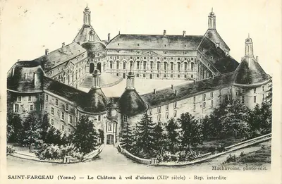 Saint-Fargeau (Yonne) — A Vista Aérea do Castelo (século XII) — Machavoin, foto-editora