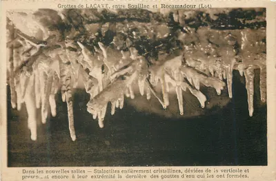 Grutas de LACAVE, entre Souillac e Rocamadour (Lot) — estalactites cristalinas — editor não visível