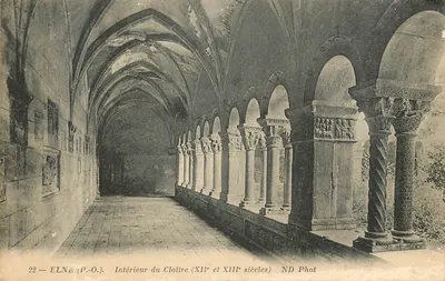 Interior do Claustro (séculos XII e XIII) — Elne (P.-O.) — ND Phot, n°22