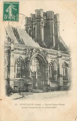 Bilhete postal antigo Mortagne (Orne) Igreja Nossa Senhora após o Incêndio do 2 de Julho de 1887