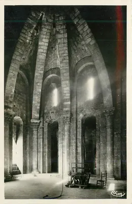 Abadia de MOISSAC — A grande sala abobadada da torre (século XII) — Combier Imp. Macon