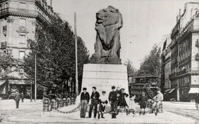 Paris 14 REPRODUCTION - The Lion of Belfort - Place Denfert Rochereau - Vintage Postcard