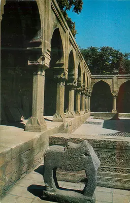 Baku — O palácio dos Shirvan Shahs — Galeria do Pátio Superior, séculos XV-XVI — Aurora Art Publishers, Leningrado