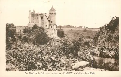As margens do rio Loire nas proximidades de ROANNE. - Castelo da Roche